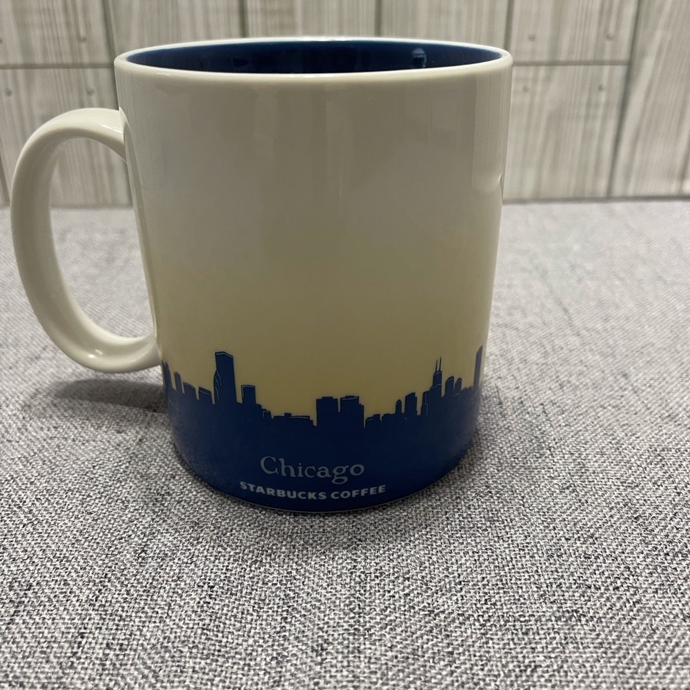 Starbucks Chicago Mug - Cream and Blue - Picture 3 of 8